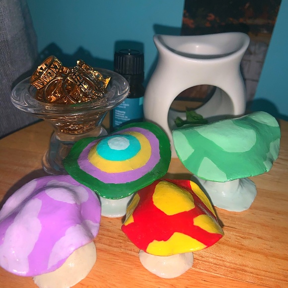 Decorative Mushrooms - Picture 1 of 2